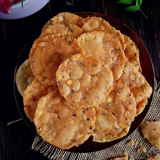 Chethi Chekkalu (Onion & Pesarapappu)